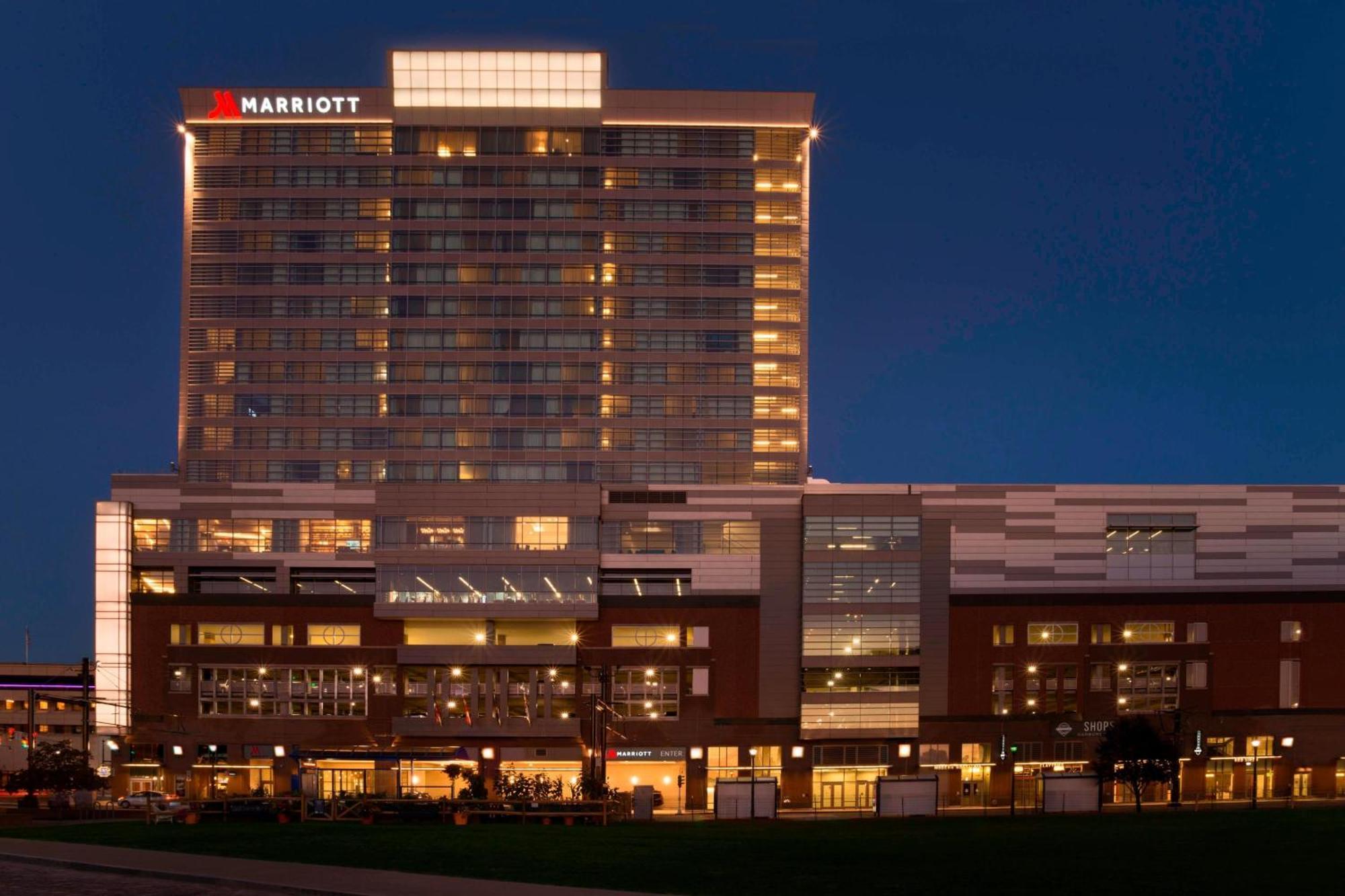 Buffalo Marriott at LECOM HARBORCENTER Exteriör bild