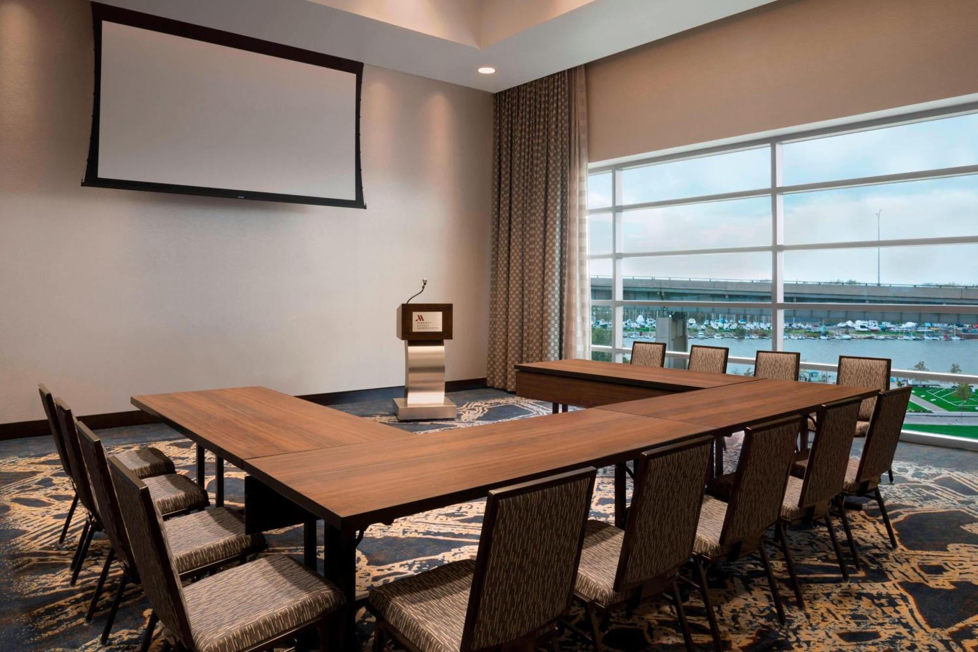 Buffalo Marriott at LECOM HARBORCENTER Exteriör bild